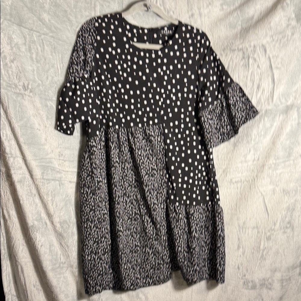 Caara Millazo‎ dress size medium Black White Polka Dot asymmetrical hem midi